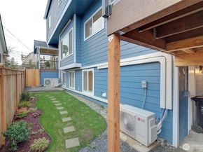 7008 Linden Avenue N, Seattle WA 98103