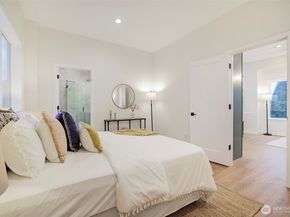 7008 Linden Avenue N, Seattle WA 98103