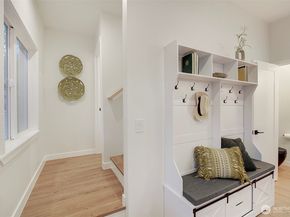 7008 Linden Avenue N, Seattle WA 98103