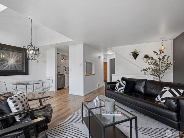 610 E Lake Stevens Road 102, Lake Stevens WA 98258