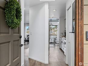 610 E Lake Stevens Road 102, Lake Stevens WA 98258