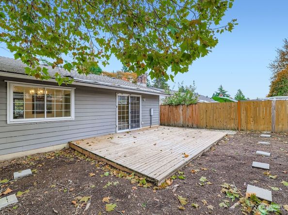 14631 127th Avenue NE, Woodinville WA 98072