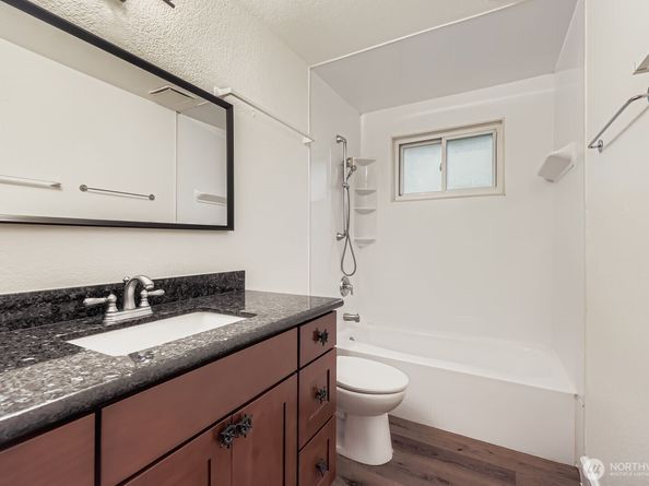 14631 127th Avenue NE, Woodinville WA 98072