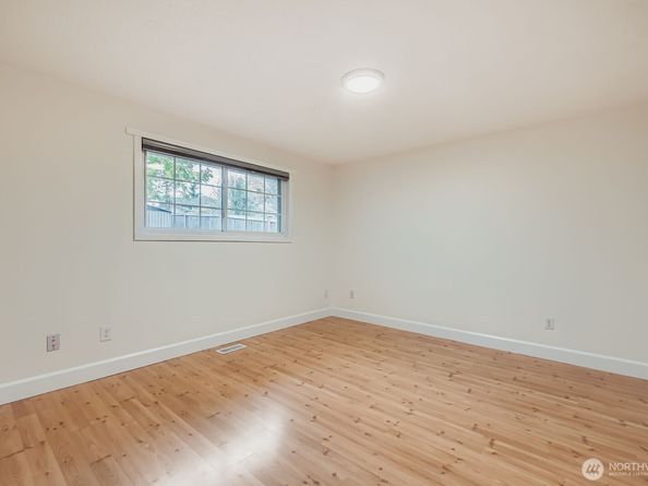 14631 127th Avenue NE, Woodinville WA 98072