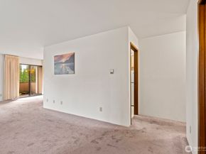 2510 Rucker Avenue 1, Everett WA 98201