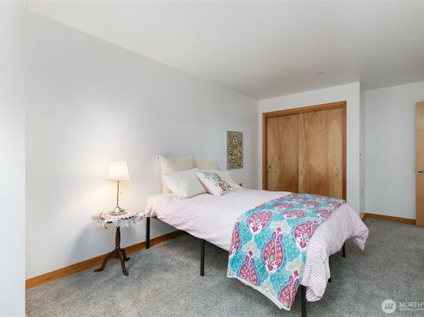 827 Hiawatha Place S 212, Seattle WA 98144