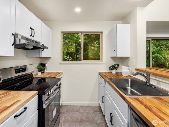 8140 145th Court NE, Redmond WA 98052