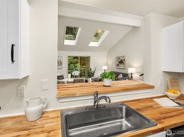 8140 145th Court NE, Redmond WA 98052