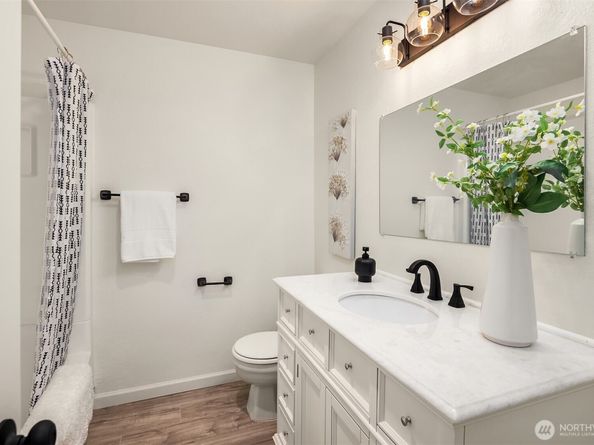 8140 145th Court NE, Redmond WA 98052