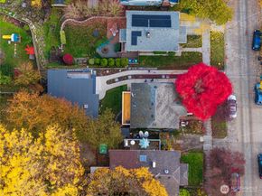 328 NE 55th Street, Seattle WA 98105