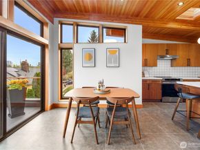 328 NE 55th Street, Seattle WA 98105