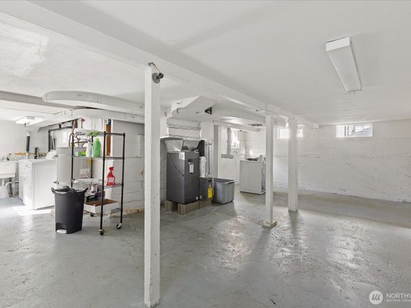 10019 Interlake Avenue N, Seattle WA 98133