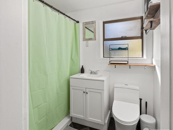 10019 Interlake Avenue N, Seattle WA 98133