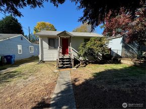 10019 Interlake Avenue N, Seattle WA 98133