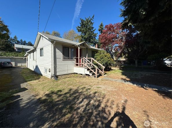 10019 Interlake Avenue N, Seattle WA 98133