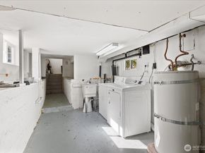 10019 Interlake Avenue N, Seattle WA 98133