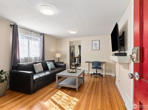 10019 Interlake Avenue N, Seattle WA 98133