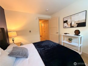 511 100th Avenue NE 107, Bellevue WA 98004