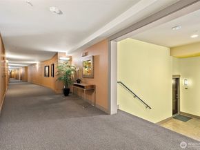 511 100th Avenue NE 107, Bellevue WA 98004