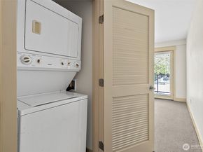 511 100th Avenue NE 107, Bellevue WA 98004