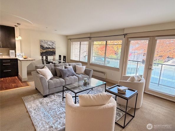 511 100th Avenue NE 107, Bellevue WA 98004