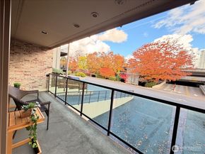 511 100th Avenue NE 107, Bellevue WA 98004