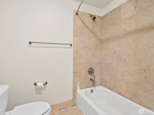 511 100th Avenue NE 107, Bellevue WA 98004