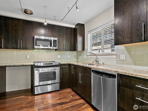 511 100th Avenue NE 107, Bellevue WA 98004