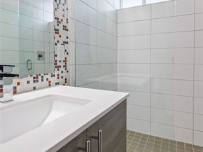 9221 Linden Avenue N A, Seattle WA 98103