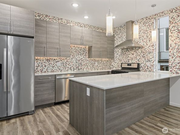 9221 Linden Avenue N A, Seattle WA 98103