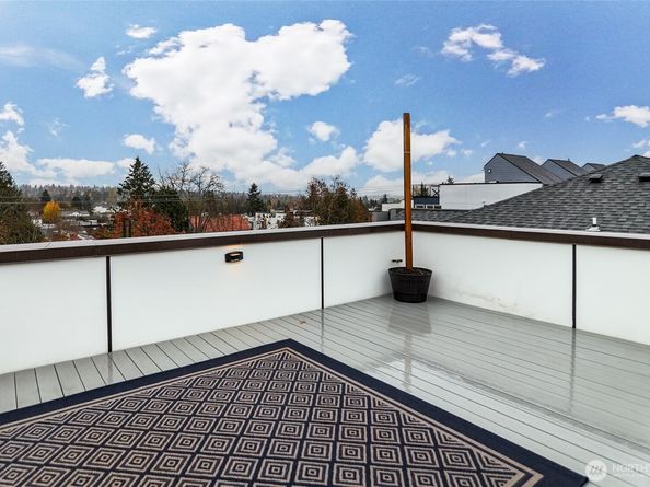 9221 Linden Avenue N A, Seattle WA 98103