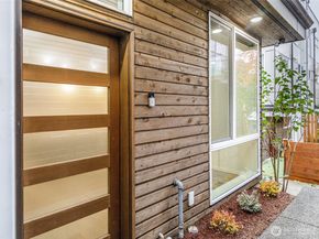 9221 Linden Avenue N A, Seattle WA 98103