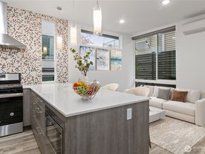 9221 Linden Avenue N A, Seattle WA 98103