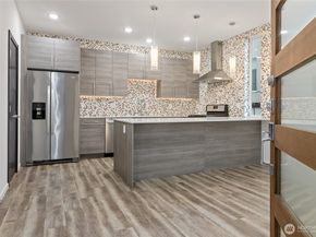 9221 Linden Avenue N A, Seattle WA 98103