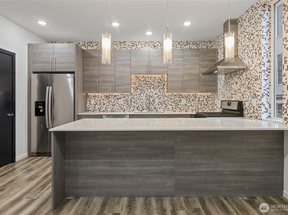 9221 Linden Avenue N A, Seattle WA 98103