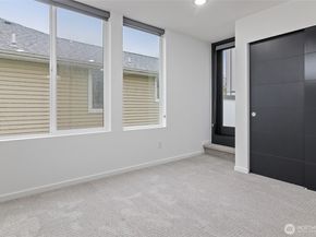 9221 Linden Avenue N A, Seattle WA 98103