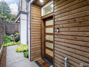 9221 Linden Avenue N A, Seattle WA 98103