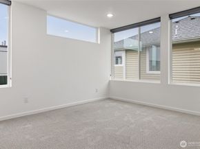 9221 Linden Avenue N A, Seattle WA 98103