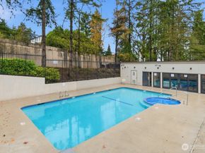 10506 NE 32nd Place G203, Bellevue WA 98004