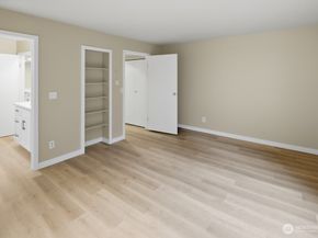 10506 NE 32nd Place G203, Bellevue WA 98004