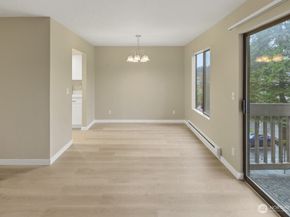 10506 NE 32nd Place G203, Bellevue WA 98004