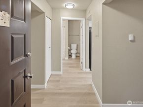 10506 NE 32nd Place G203, Bellevue WA 98004