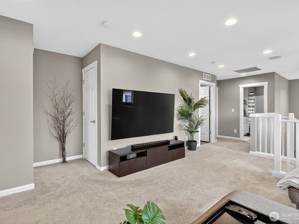 18847 SE 123rd Place, Renton WA 98058