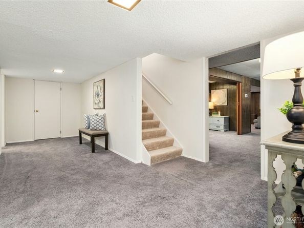 1820 175th Place NE, Bellevue WA 98008