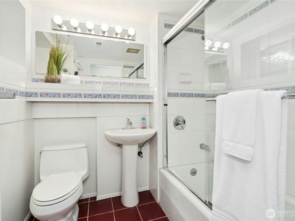 1820 175th Place NE, Bellevue WA 98008