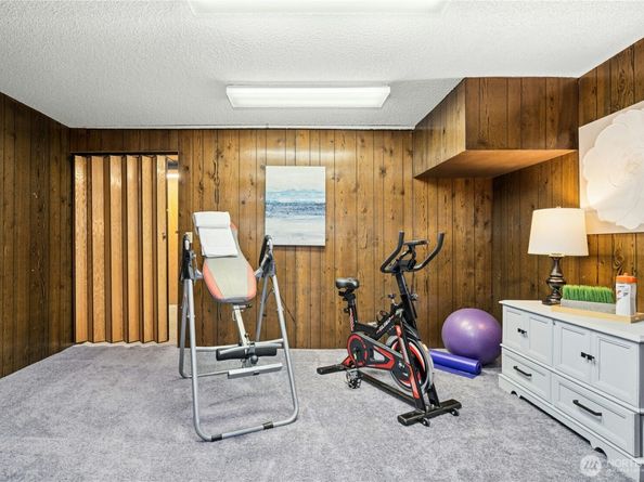 1820 175th Place NE, Bellevue WA 98008