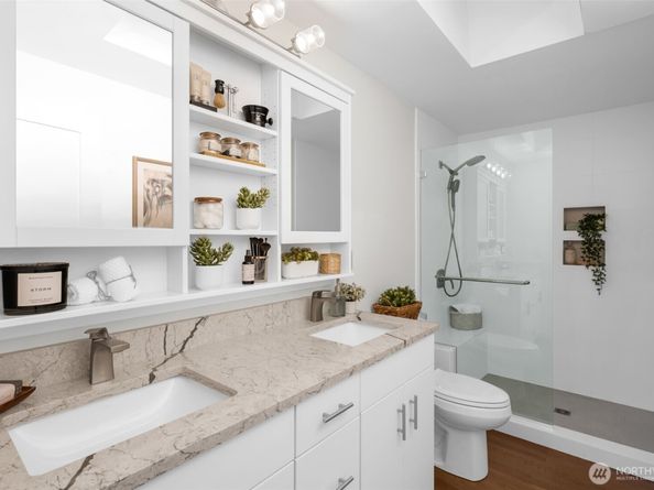 24827 9th Place S, Des Moines WA 98198