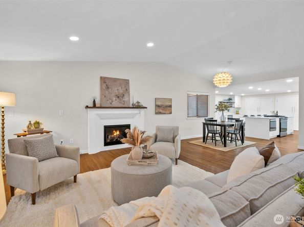 24827 9th Place S, Des Moines WA 98198