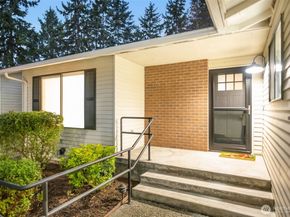 24827 9th Place S, Des Moines WA 98198