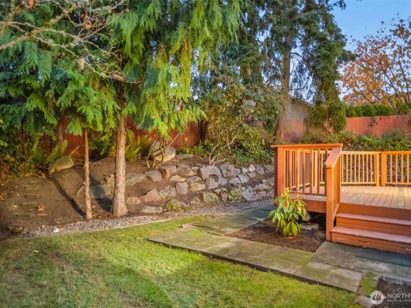 24827 9th Place S, Des Moines WA 98198